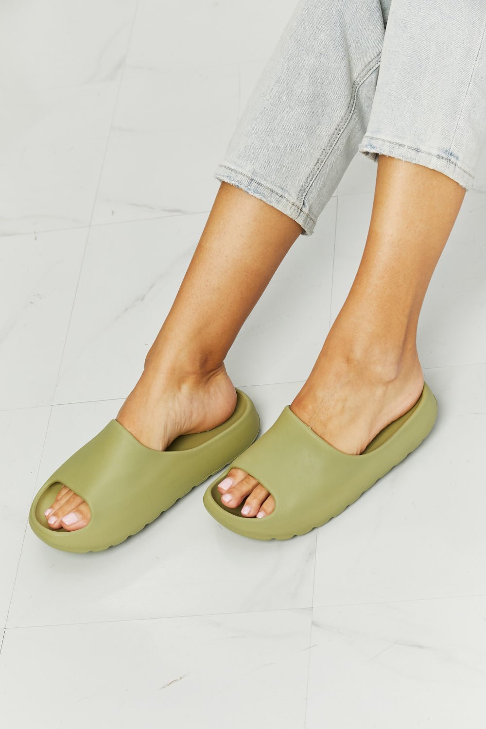 NOOK JOI In My Comfort Zone Green Slides - EMMY